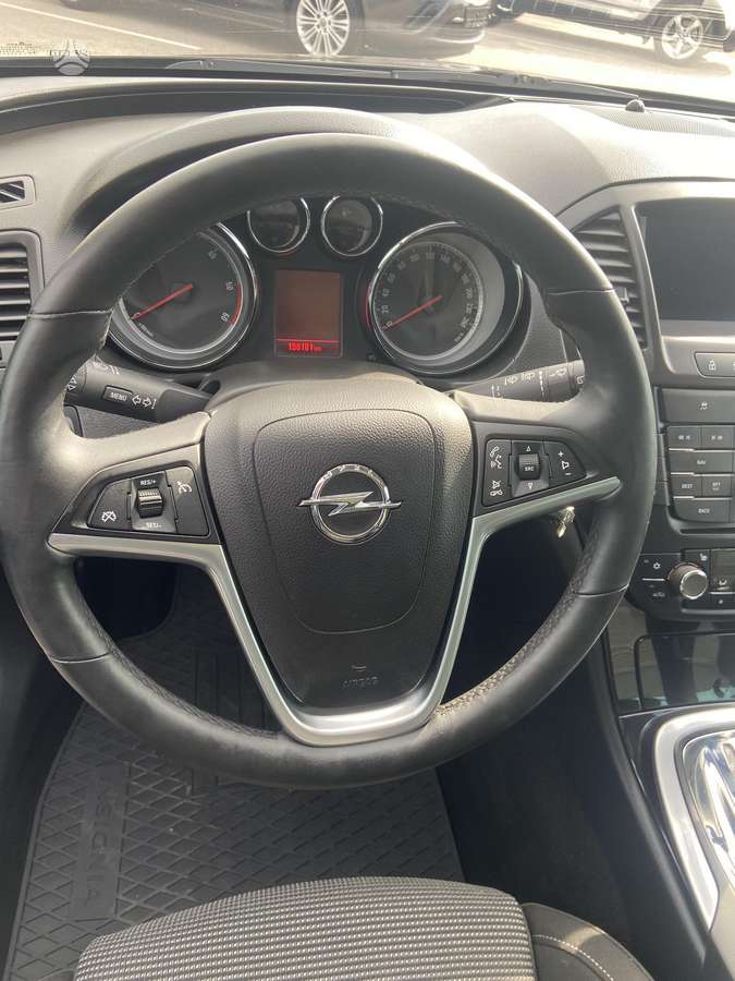 Opel Insignia 2012 — photo 8