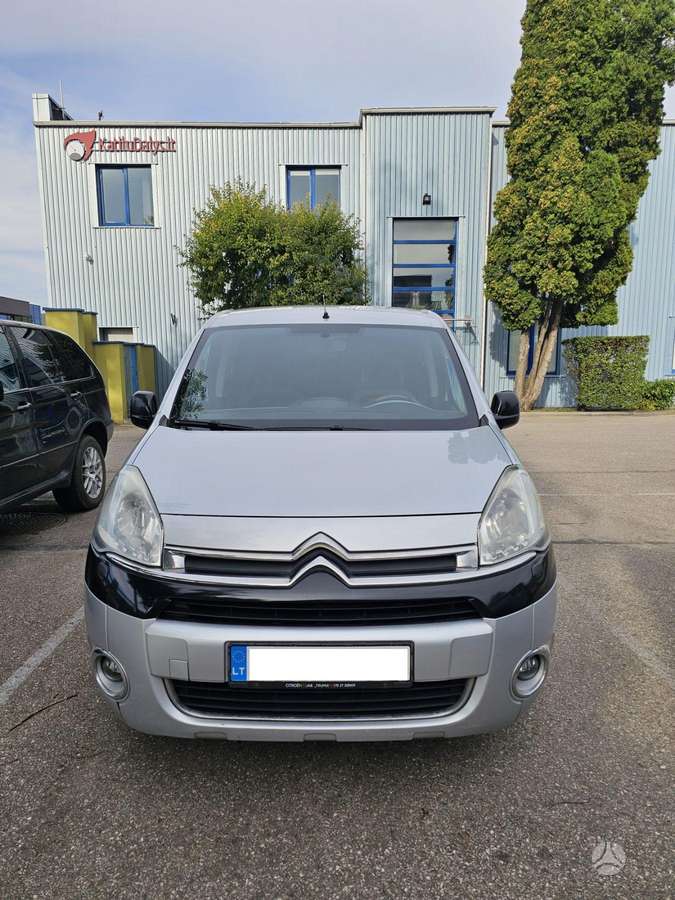 Citroen Berlingo 2012 — rear view
