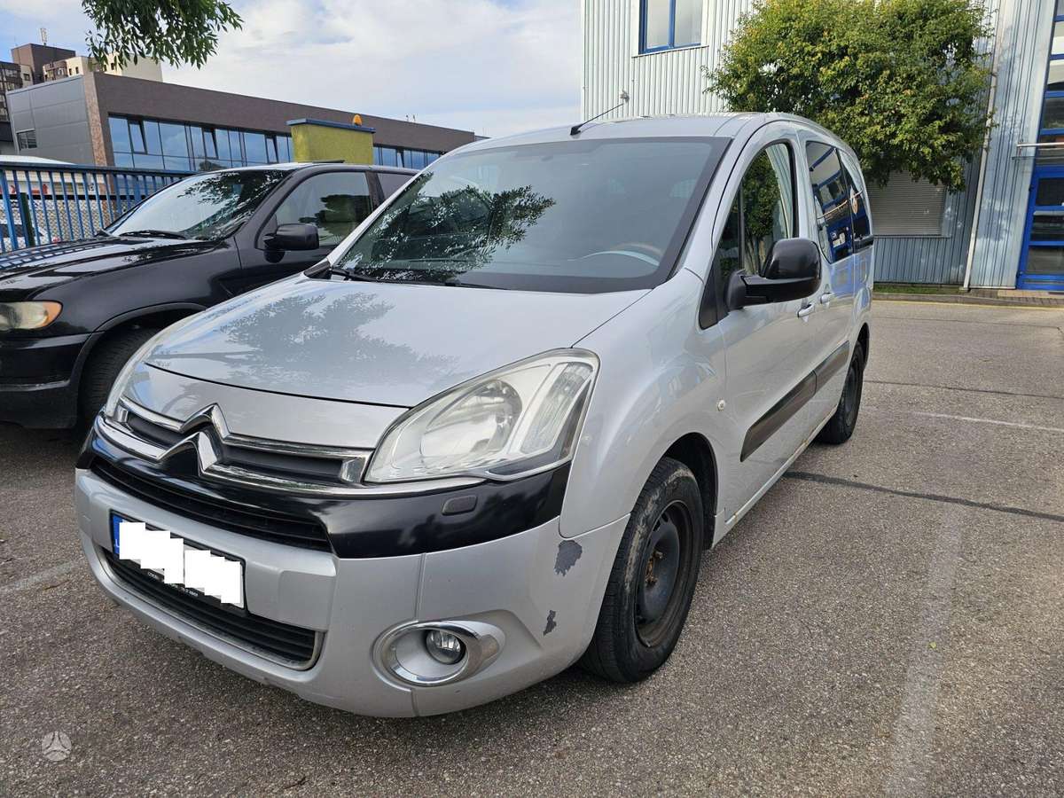 Citroen Berlingo 2012 — interior