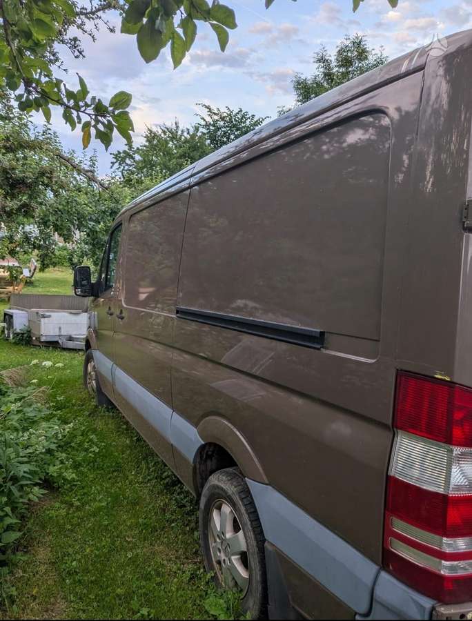 Mercedes-Benz Sprinter 2009 — engine 3000 cm³, 190 HP (140kW)