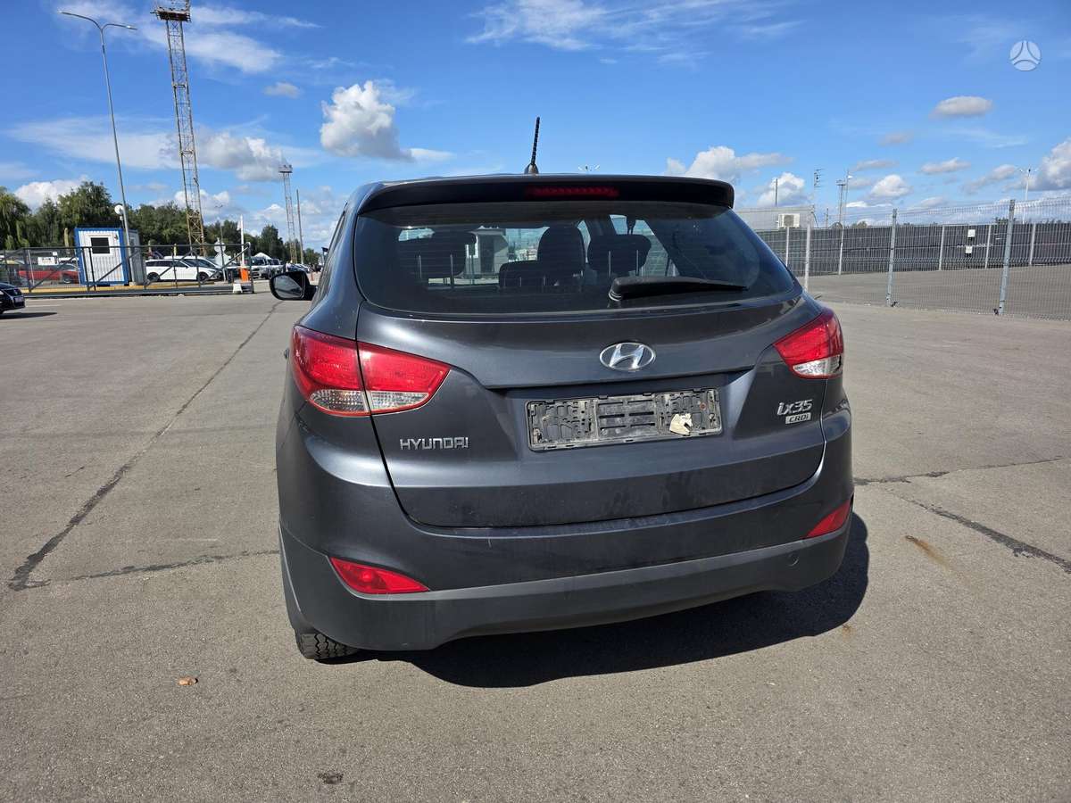 Hyundai ix35 2010 — photo 10