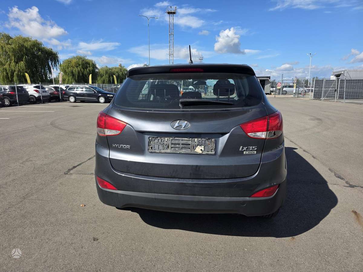 Hyundai ix35 2010 — photo 11