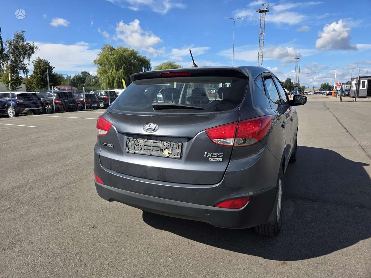 Hyundai ix35 2010 — photo 12