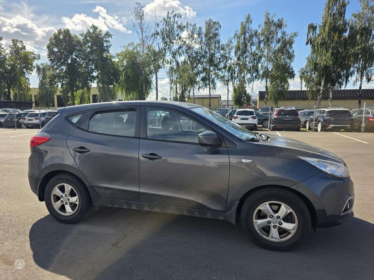 Hyundai ix35 2010 — photo 18