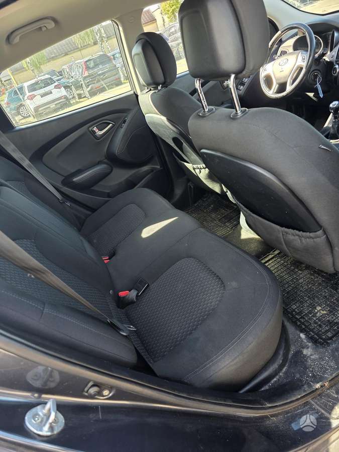 Hyundai ix35 2010 — photo 25
