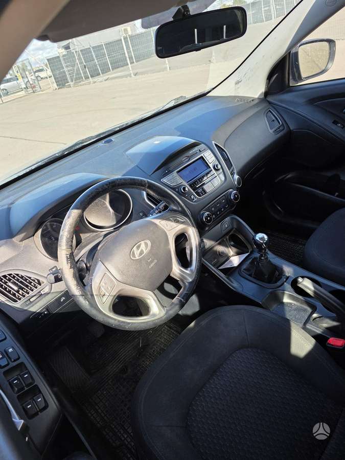 Hyundai ix35 2010 — photo 27