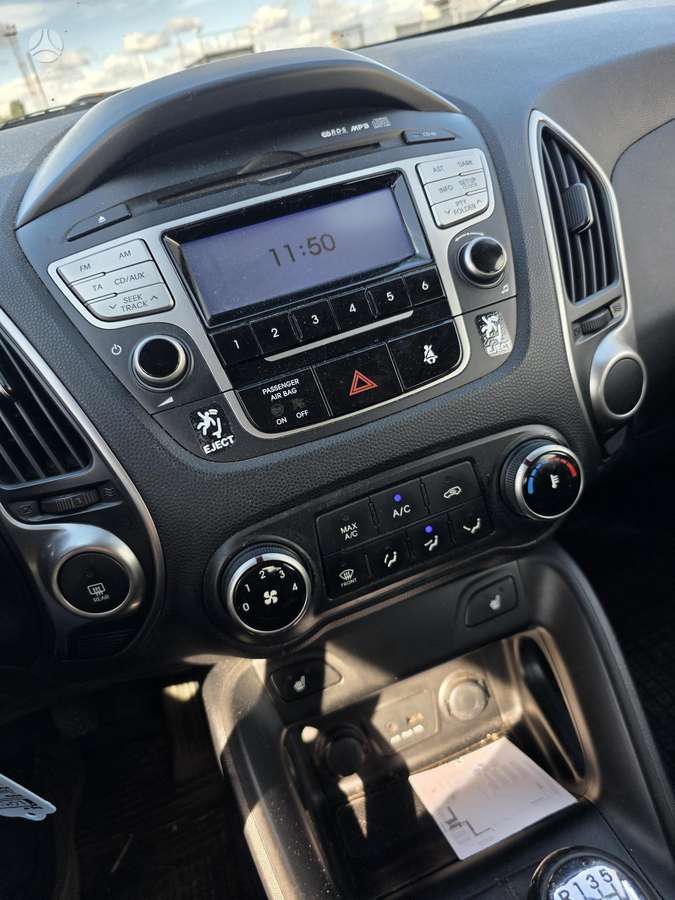 Hyundai ix35 2010 — photo 28