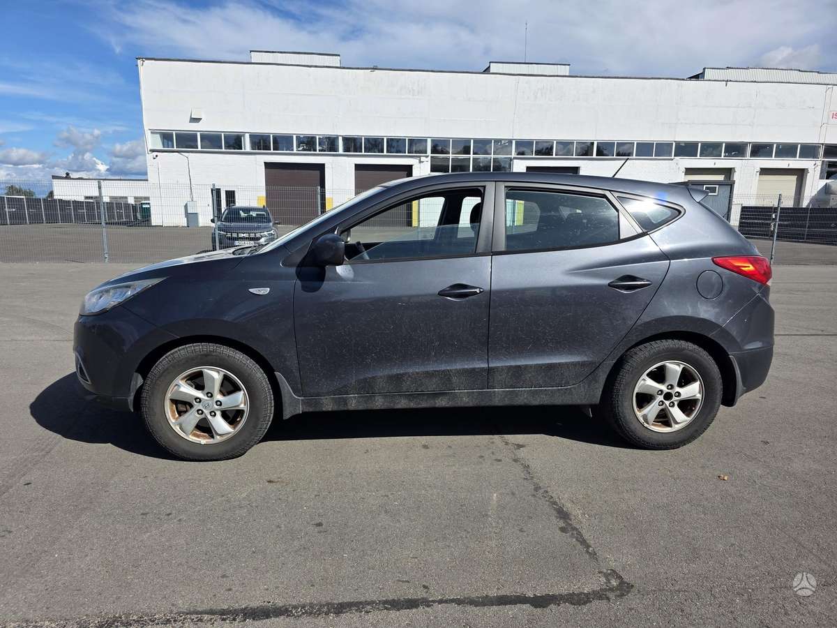 Hyundai ix35 2010 — engine 1685 cm³, 116 HP (85kW)