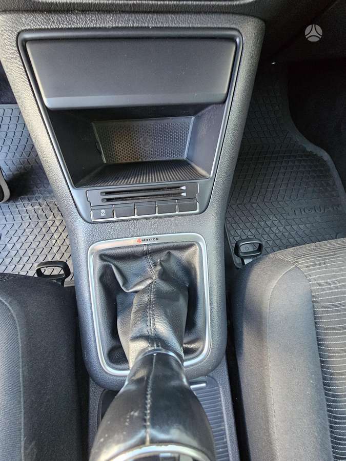 Volkswagen Tiguan 2013 — photo 17