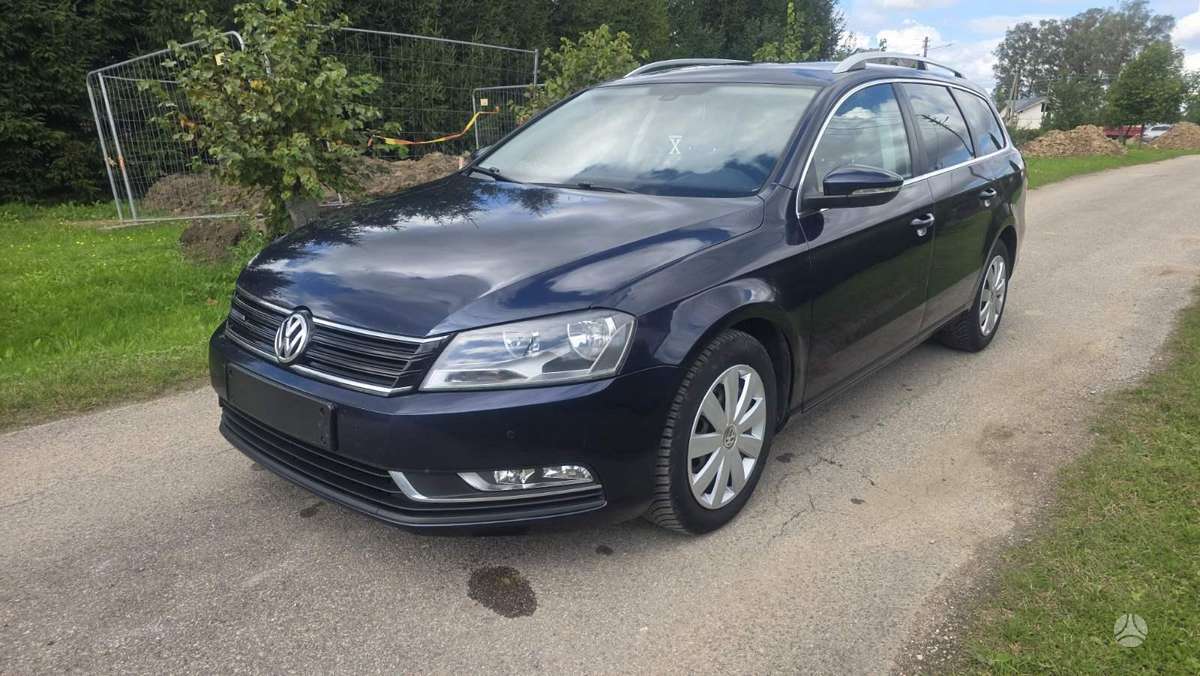 Volkswagen Passat 2013 — салон