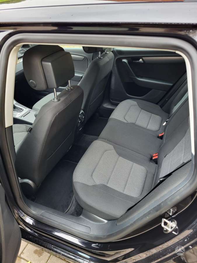 Volkswagen Passat 2011 — photo 10