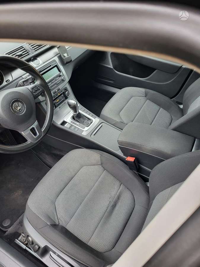 Volkswagen Passat 2011 — photo 5