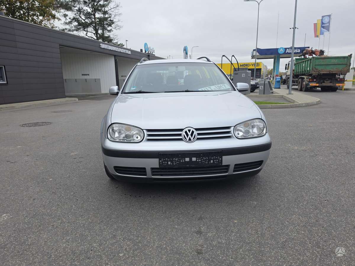 Volkswagen Golf 2006 — rear view