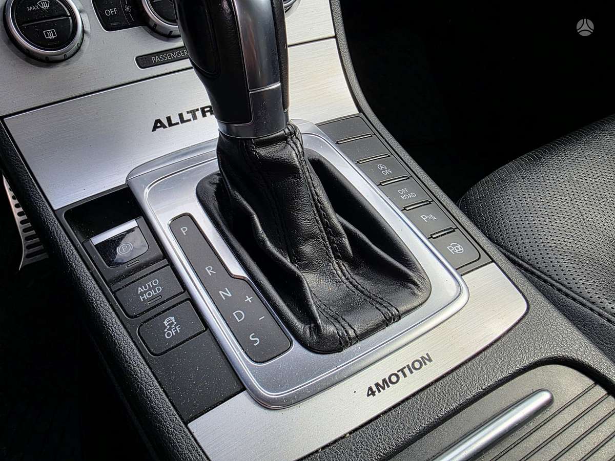 Volkswagen Passat 2013 — photo 10