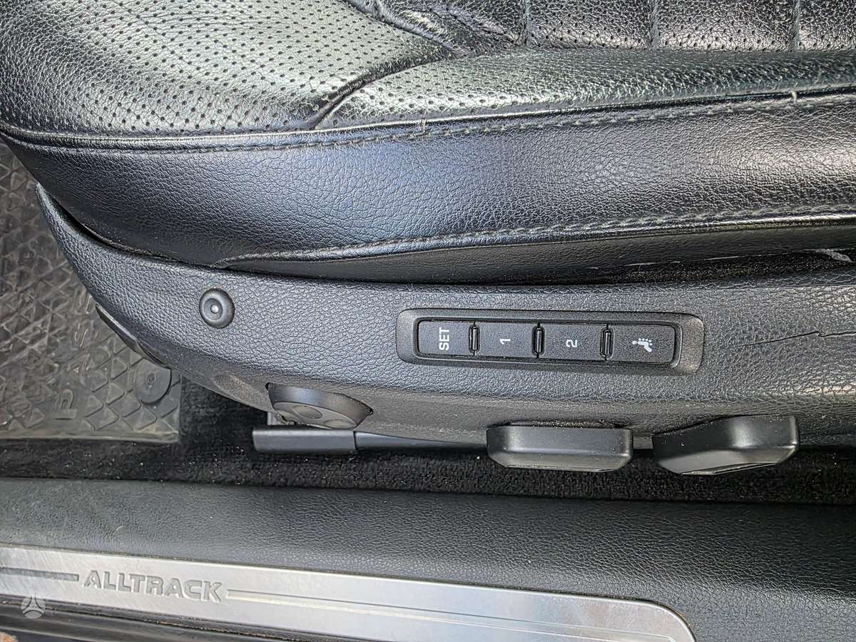 Volkswagen Passat 2013 — photo 11