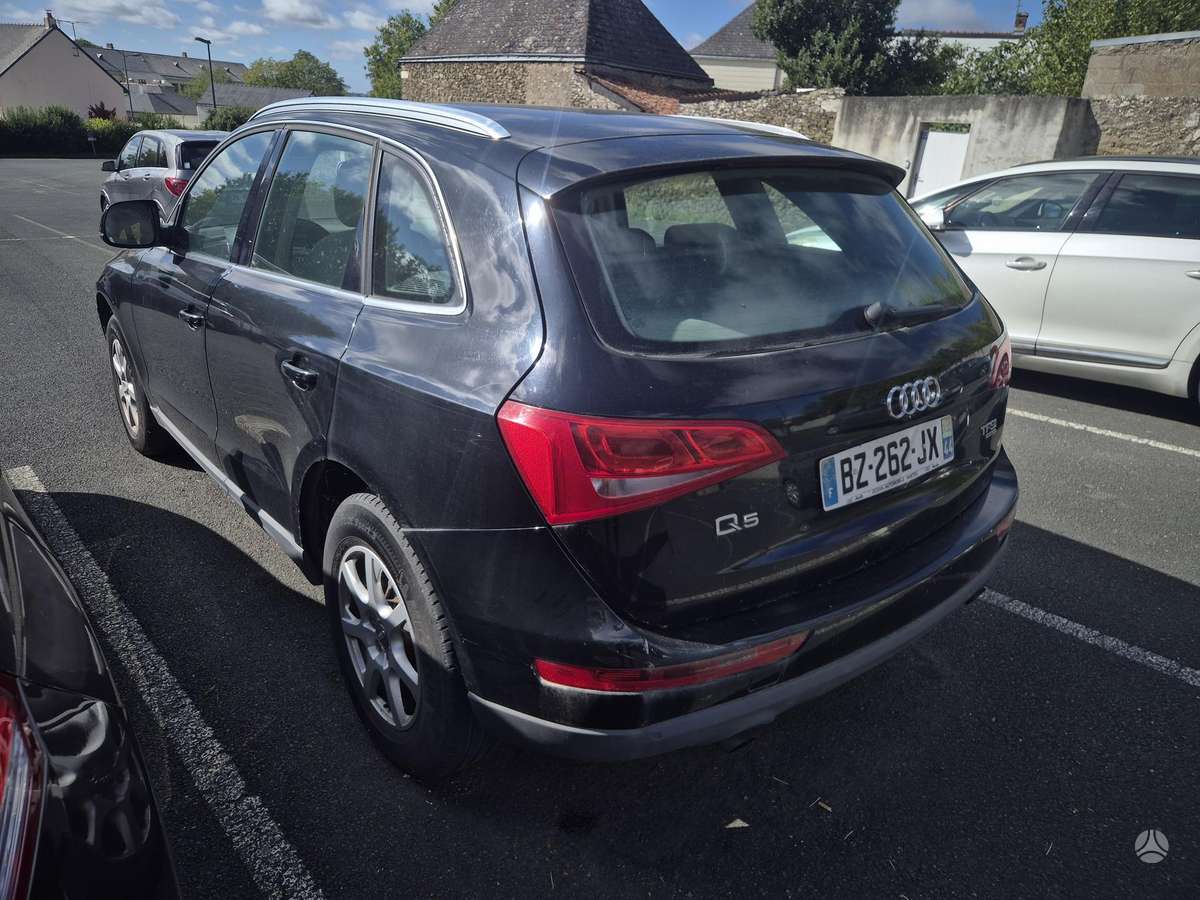Audi Q5 2012 — rear view