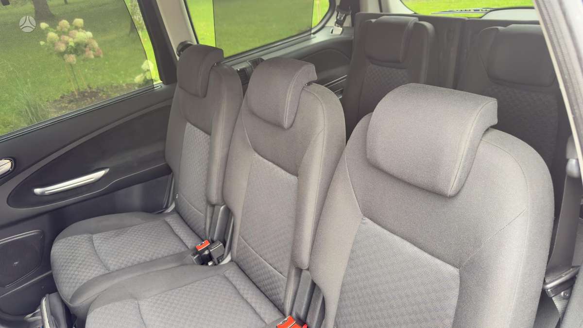 Ford Galaxy 2008 — photo 13