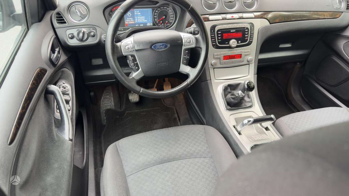Ford Galaxy 2008 — photo 15