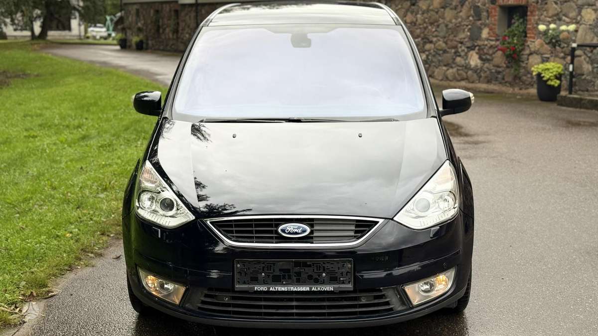 Ford Galaxy 2008 — rear view