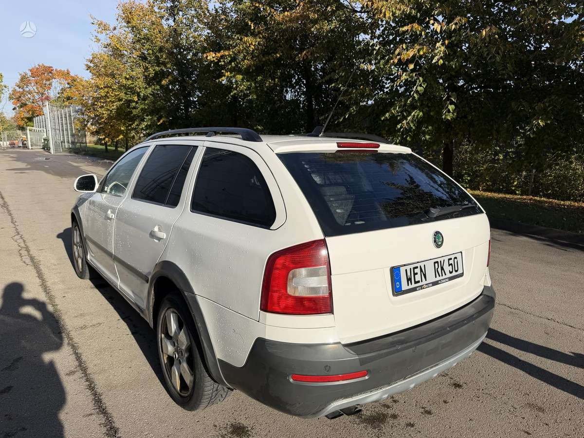 Skoda Octavia 2011 — interior