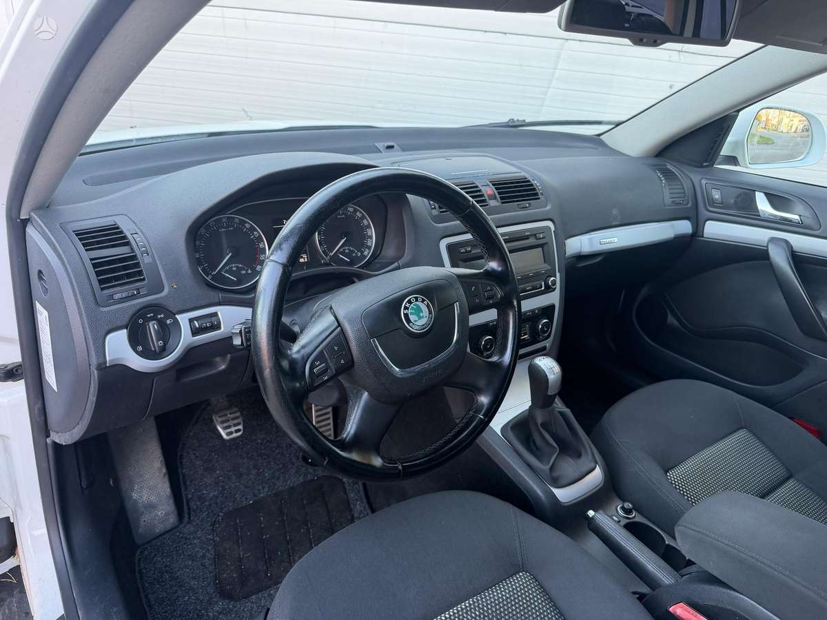 Skoda Octavia 2011 — photo 5