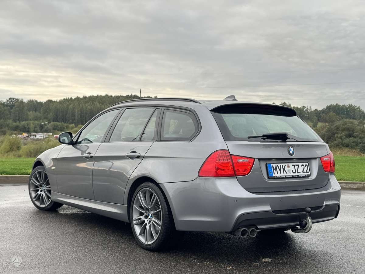 BMW 330 2012 — photo 5