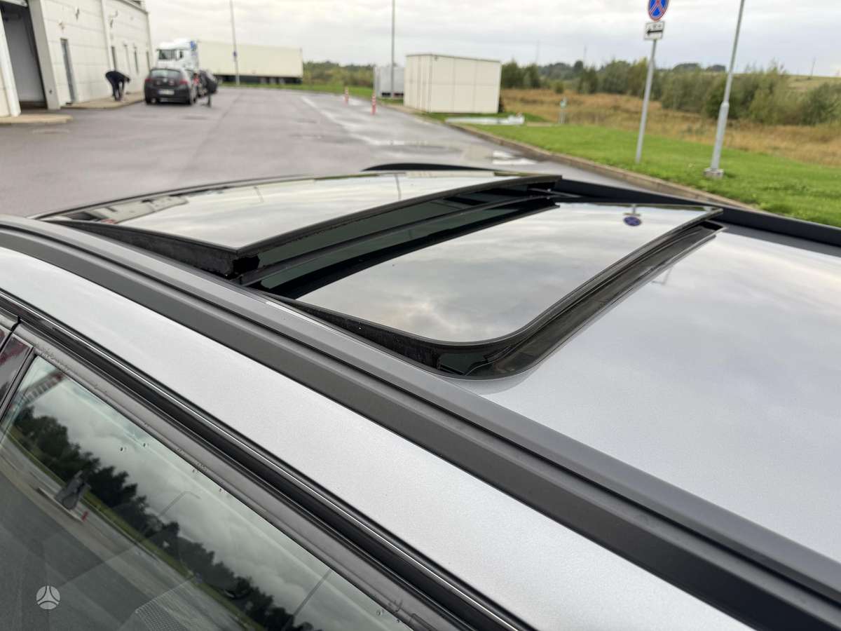BMW 330 2012 — photo 6