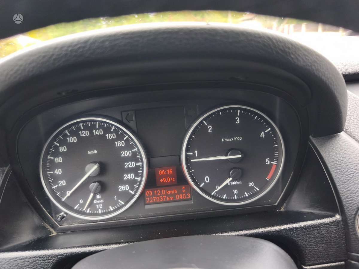 BMW X1 2013 — photo 11