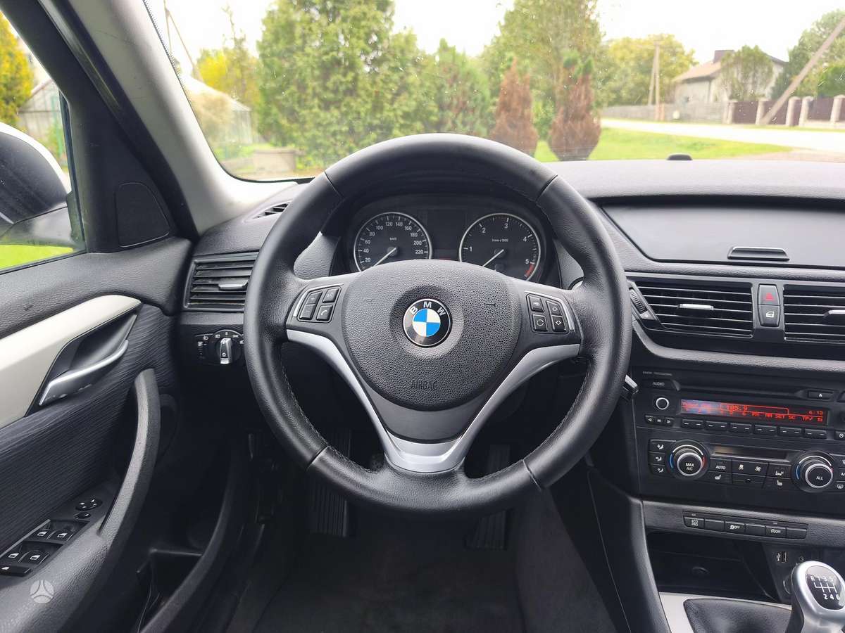 BMW X1 2013 — photo 9