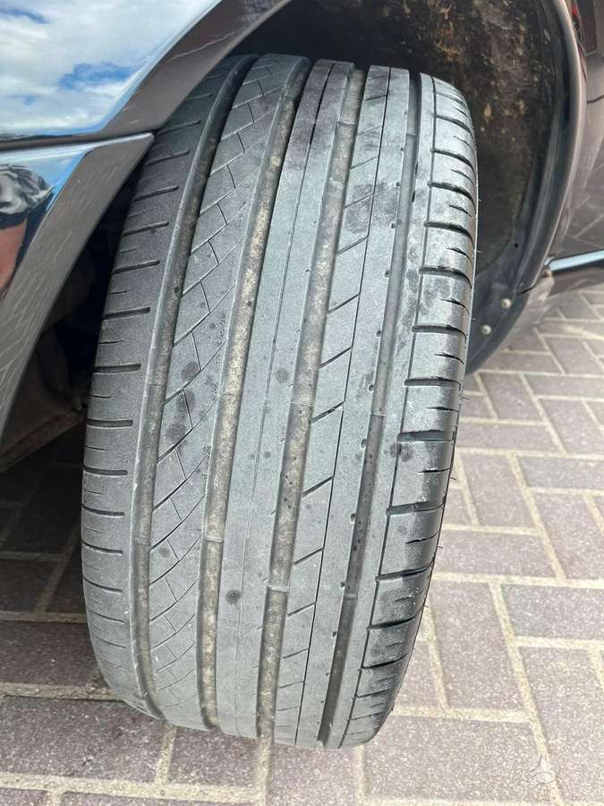 Volvo V70 2010 — photo 17