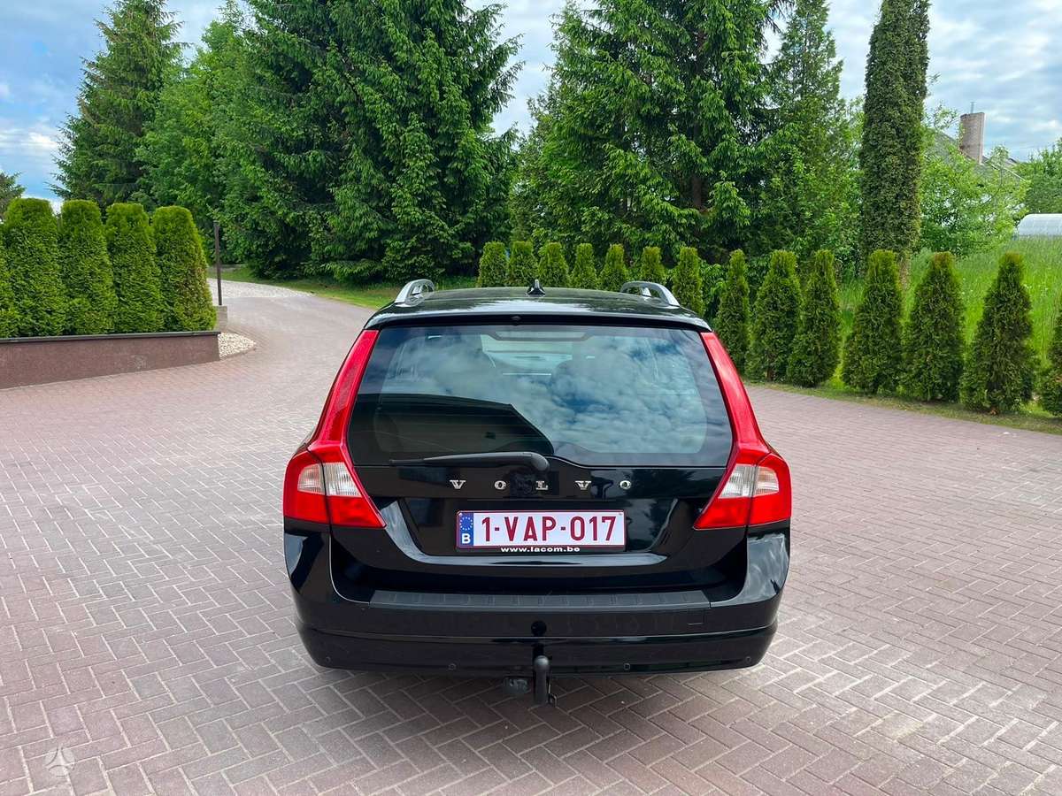 Volvo V70 2010 — photo 6