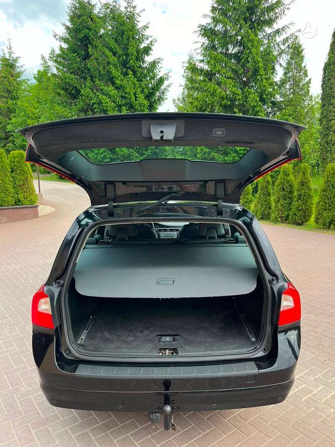 Volvo V70 2010 — photo 8