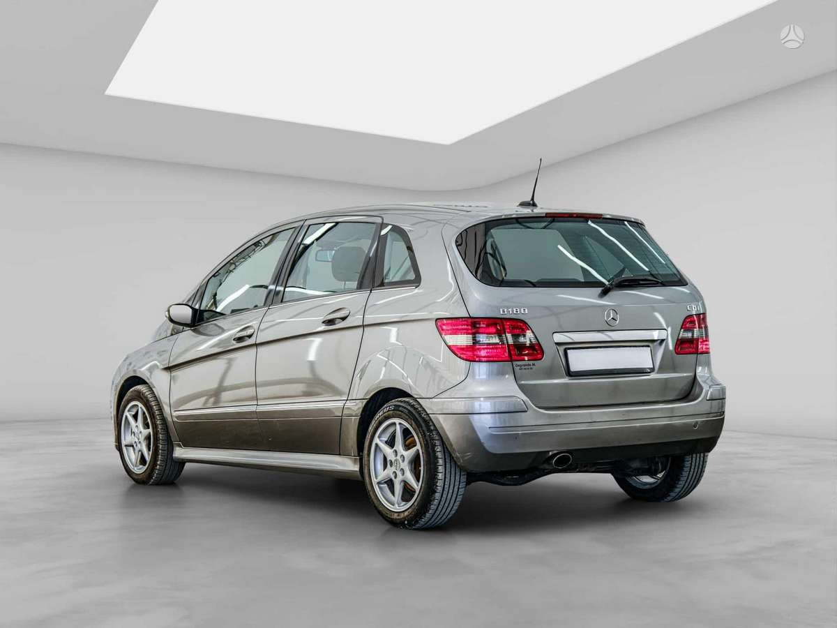 Mercedes-Benz B180 2008 — rear view