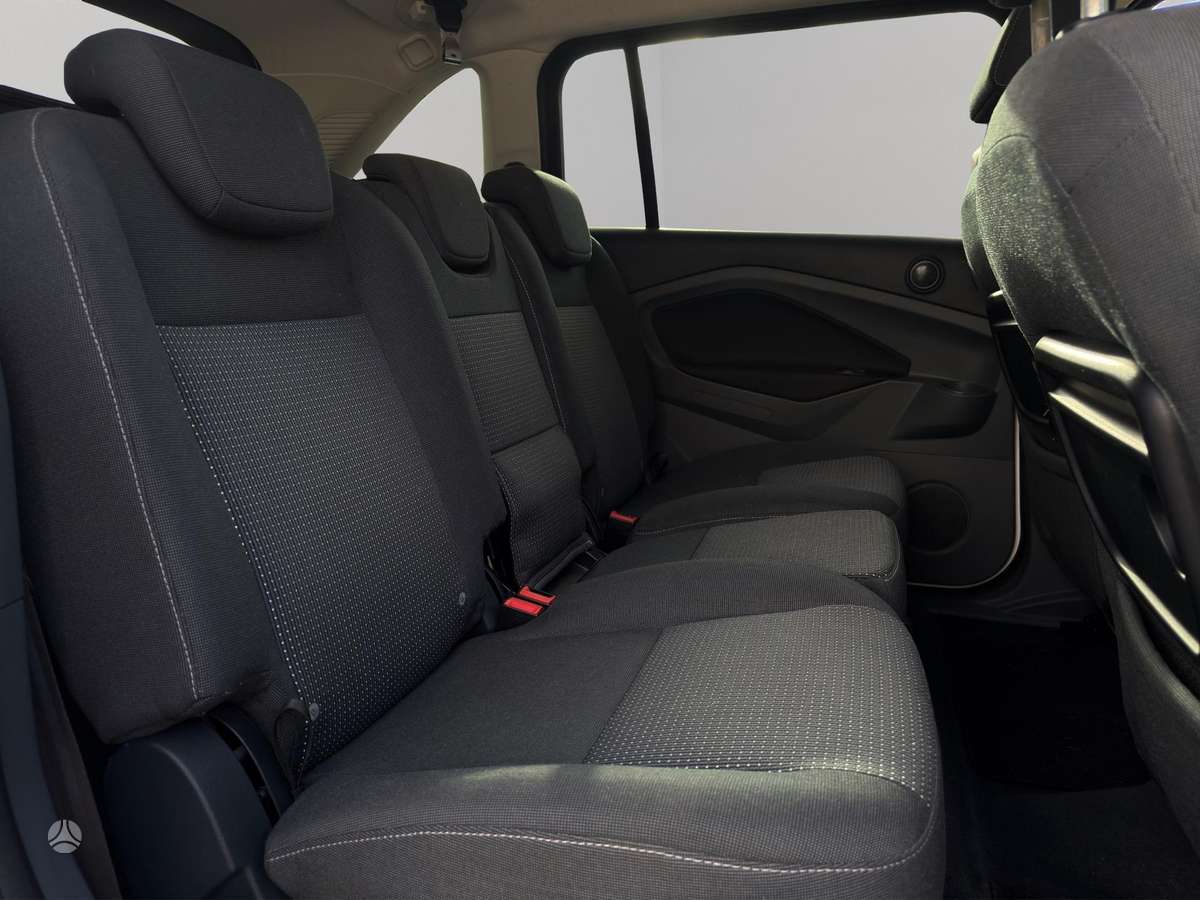 Ford Grand 2014 — photo 9