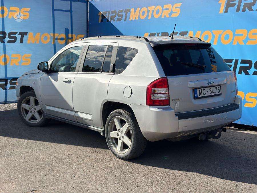 Jeep Compass 2010 — вигляд ззаду