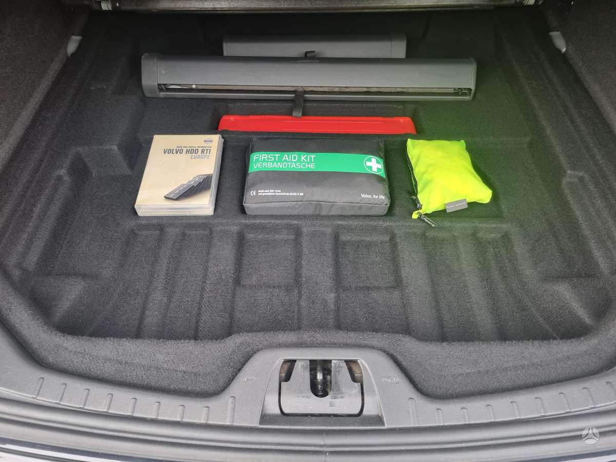 Volvo V60 2013 — photo 12