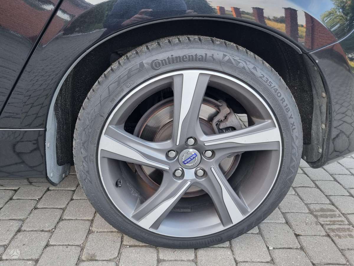 Volvo V60 2013 — photo 15