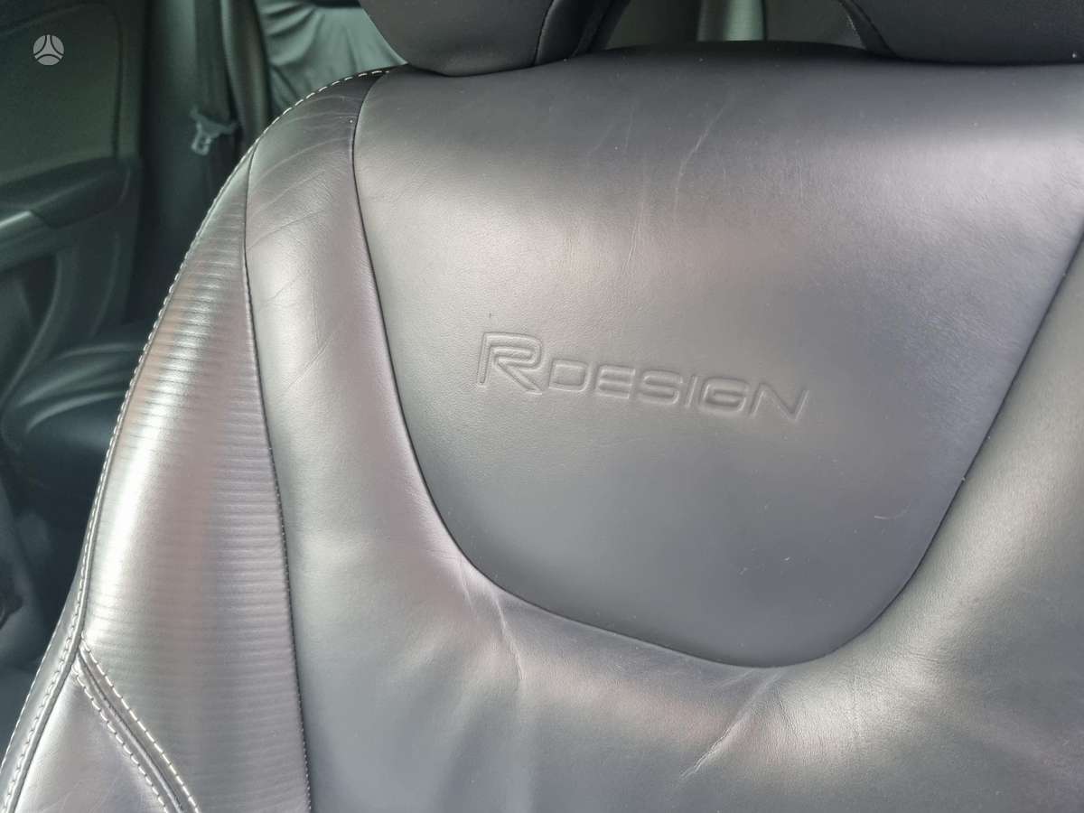 Volvo V60 2013 — photo 21