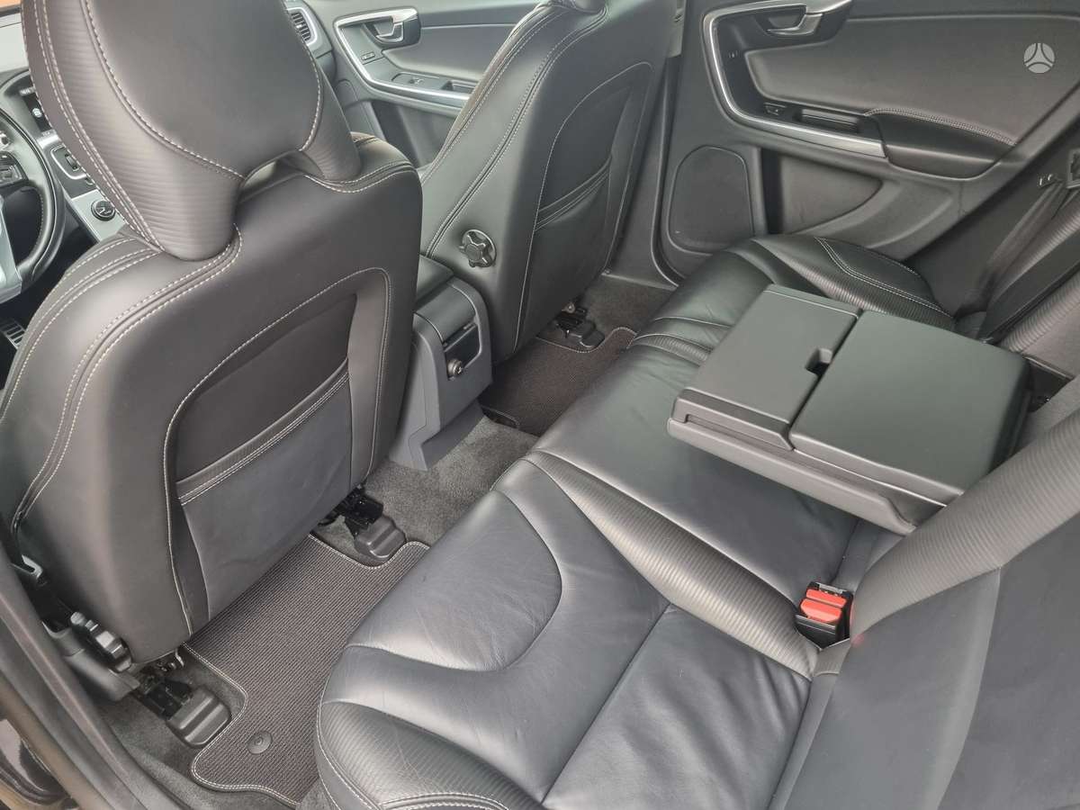 Volvo V60 2013 — photo 22