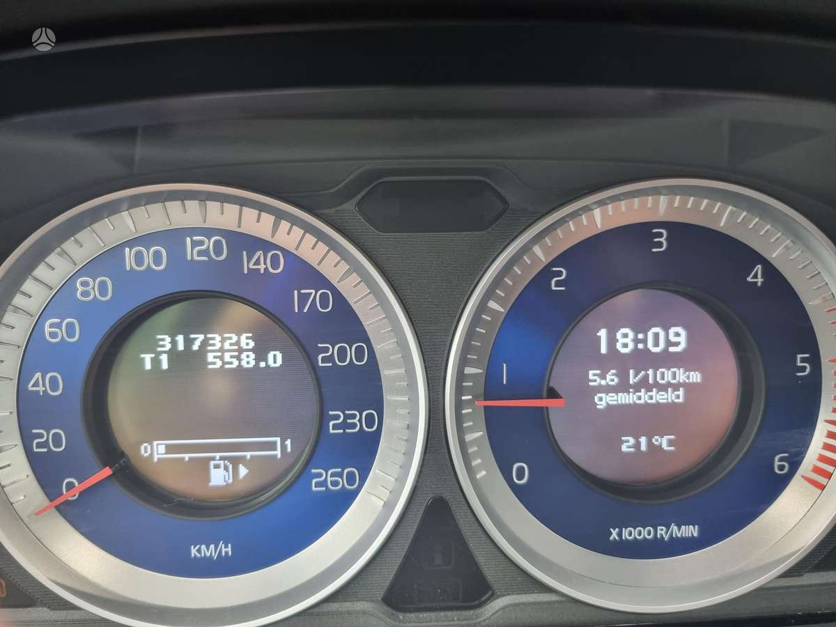 Volvo V60 2013 — photo 24