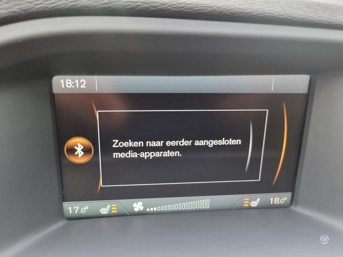 Volvo V60 2013 — photo 29