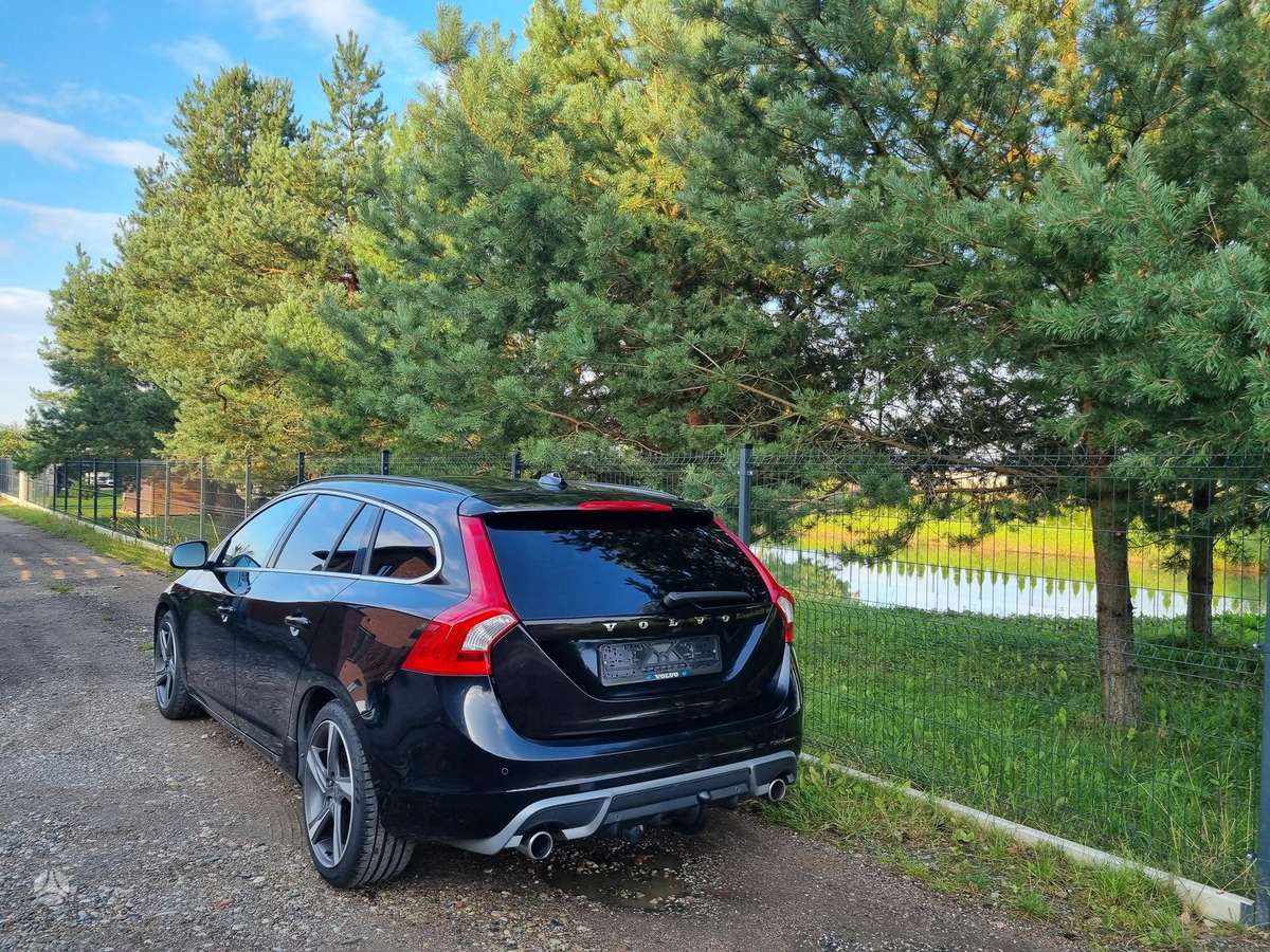 Volvo V60 2013 — engine 2000 cm³, 163 HP (120kW)