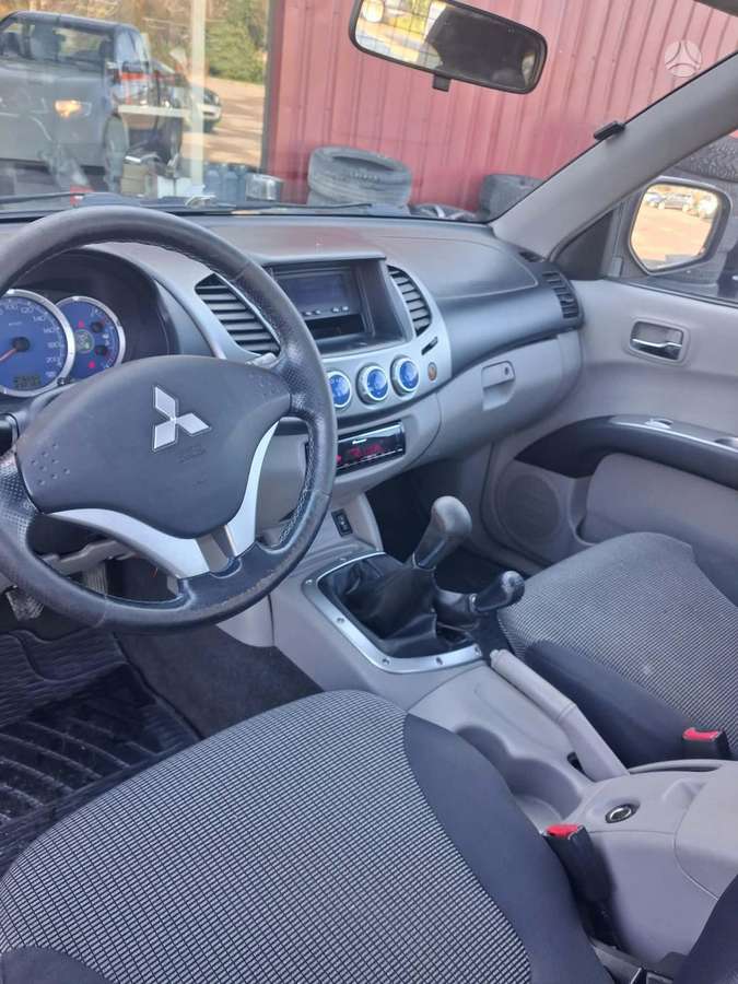 Mitsubishi L200 2008 — photo 15