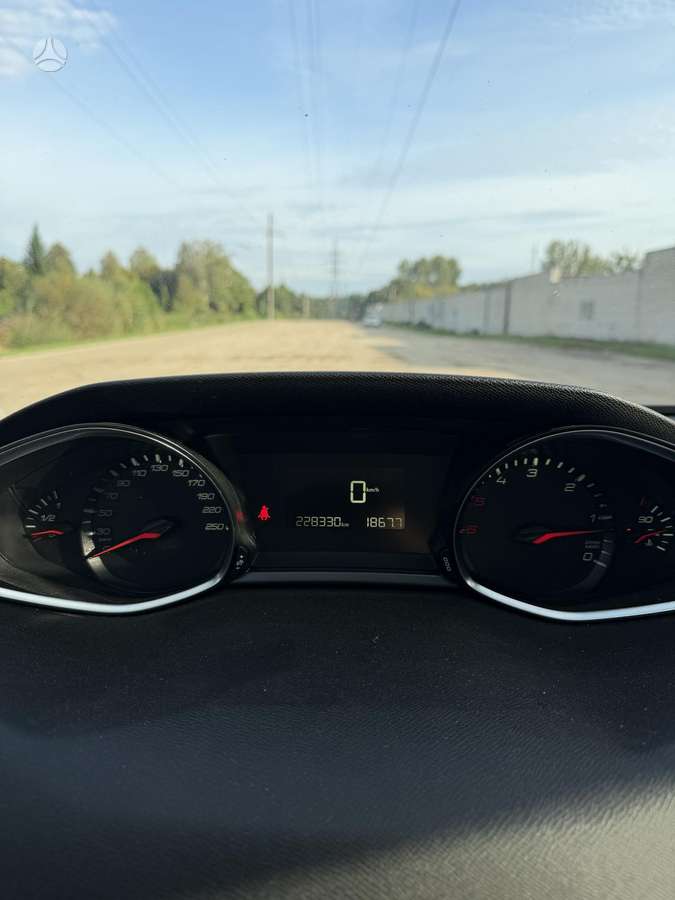 Peugeot 308 2014 — photo 13