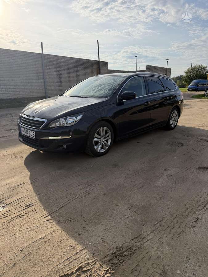 Peugeot 308 2014 — rear view