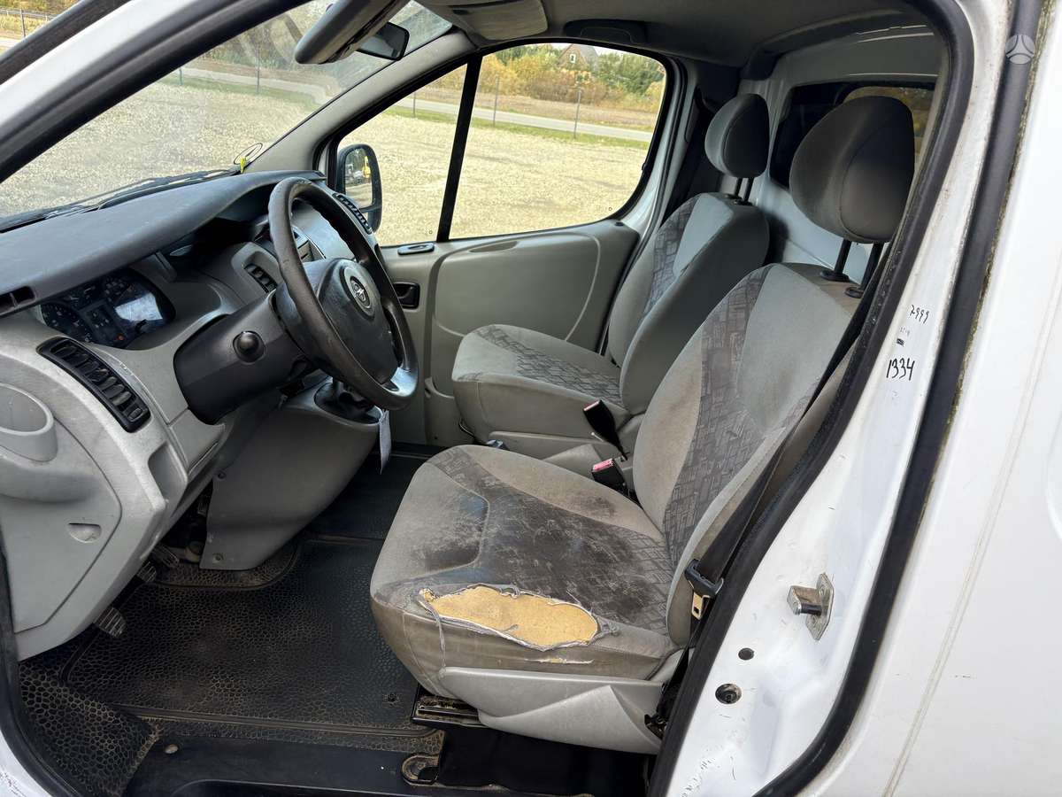 Opel Vivaro 2004 — photo 18