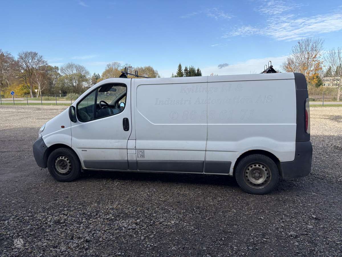 Opel Vivaro 2004 — photo 8