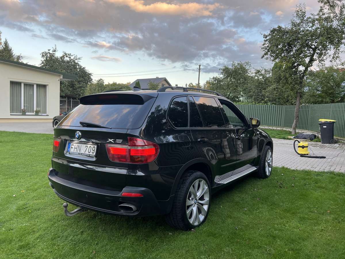 BMW X5 2007 — салон