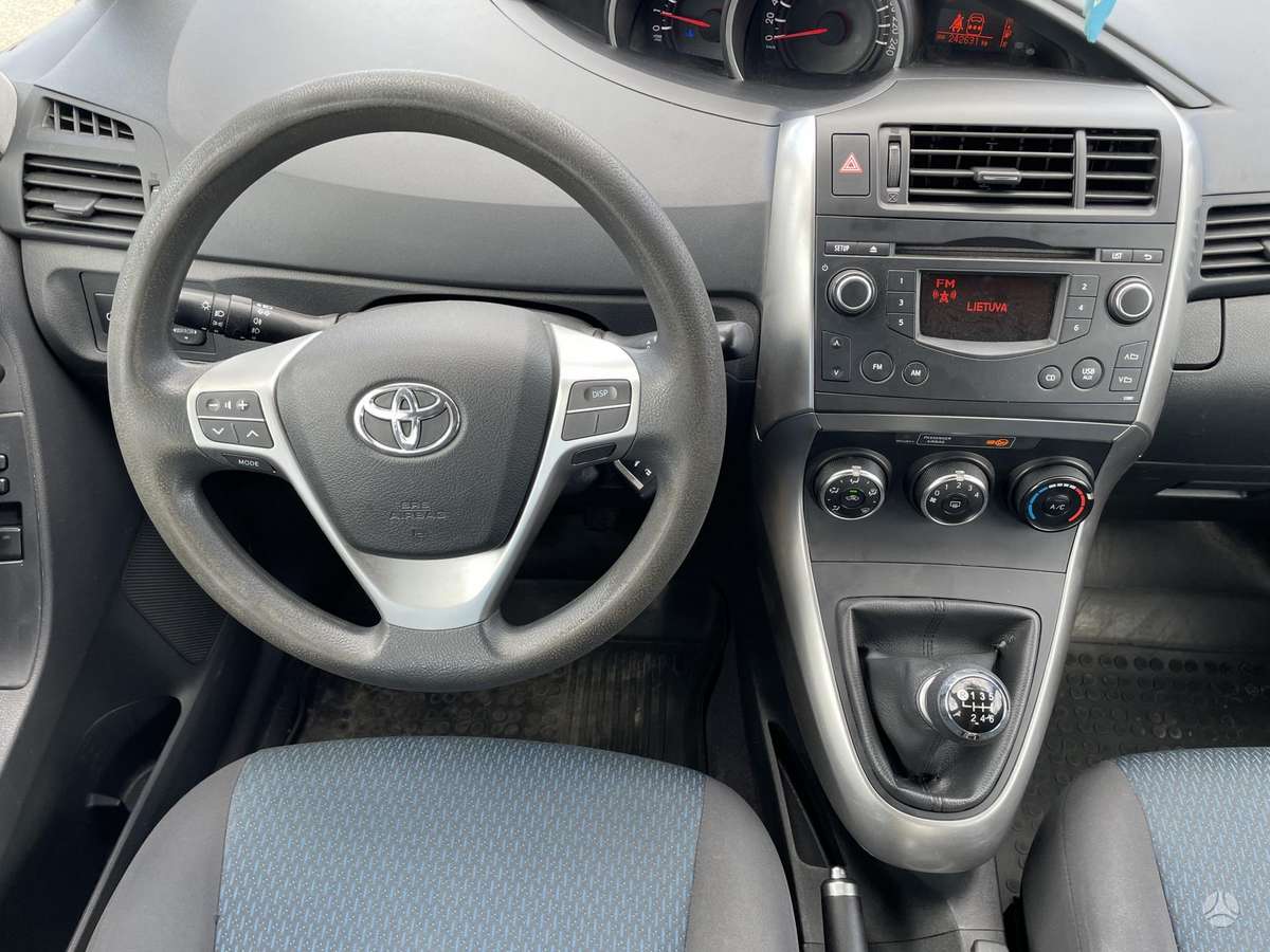 Toyota Verso 2013 — photo 6