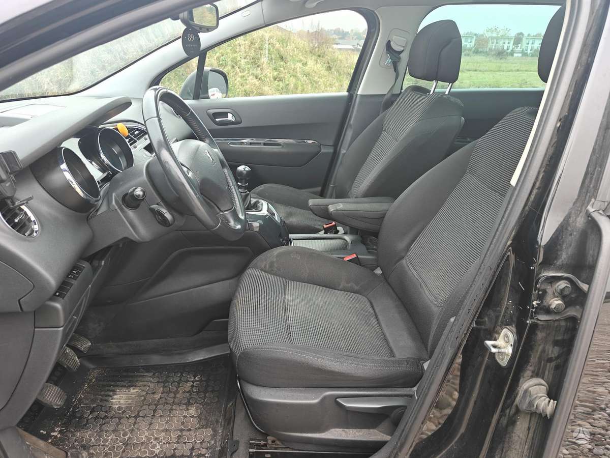 Peugeot 5008 2010 — photo 8